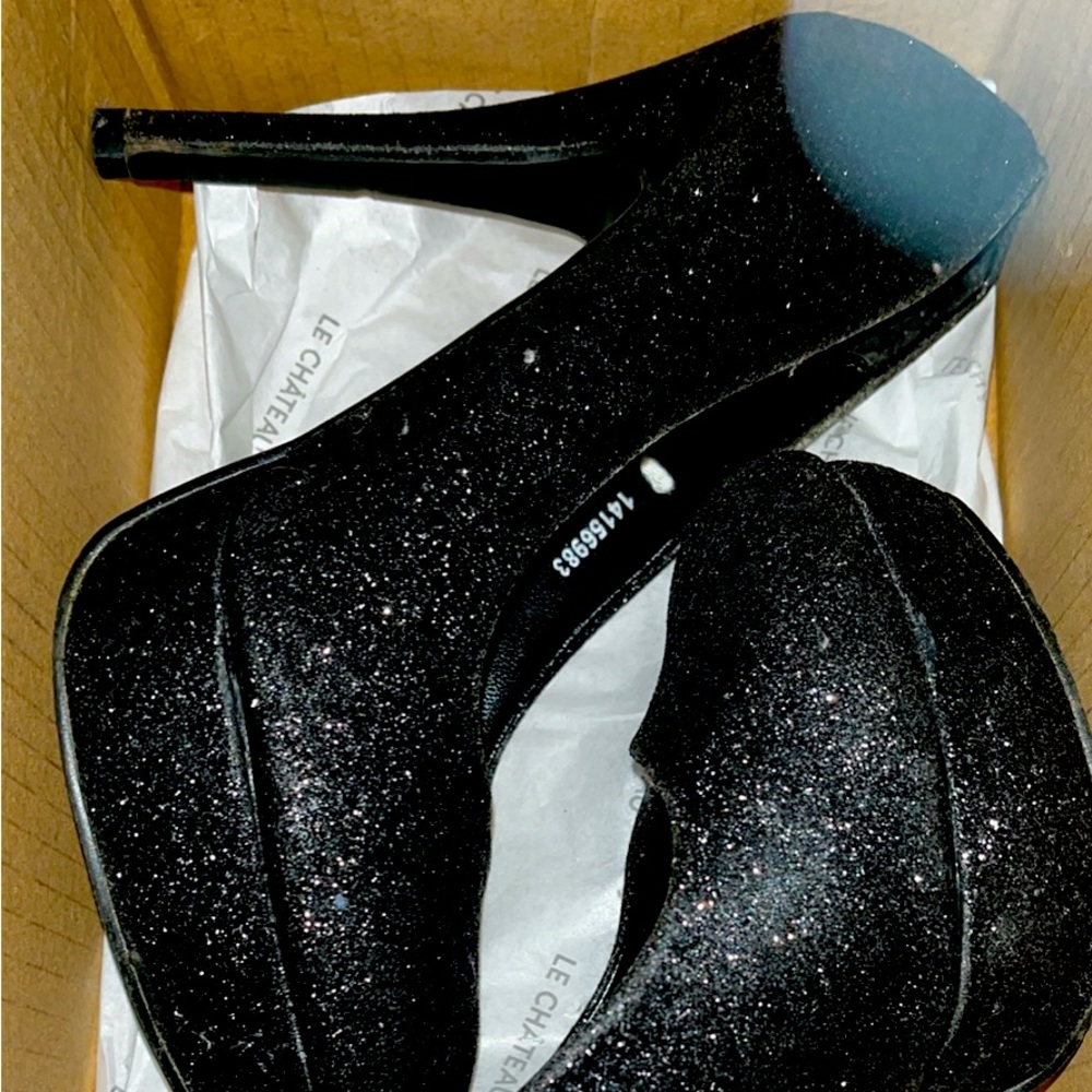 Black heels size 6